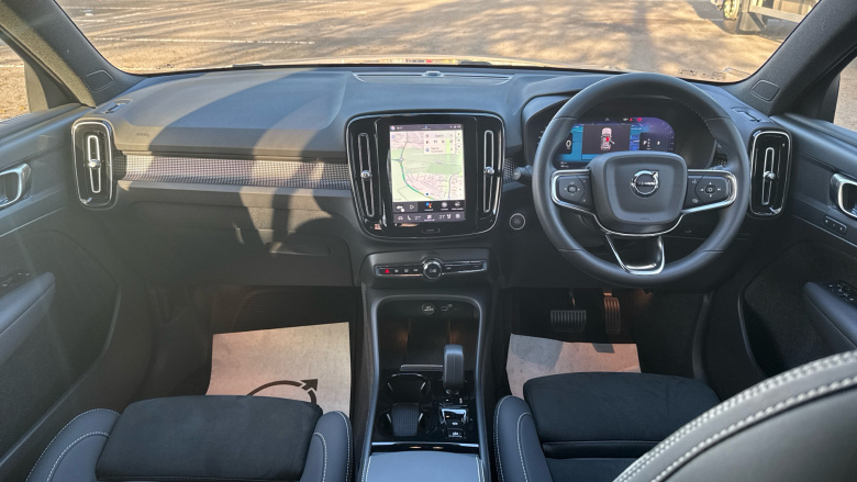 Volvo Xc40 2.0 B4P Plus Dark 5dr AWD Auto Petrol Estate